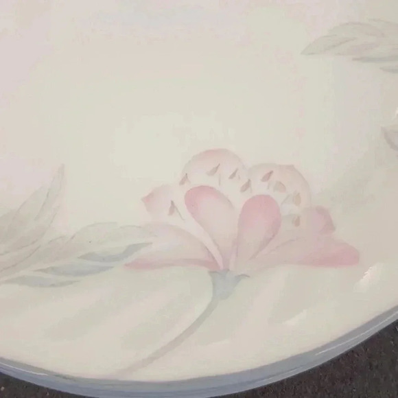 Vintage Corelle Pink Trio Bread or Dessert Plates 7 1/8" Set of 11 - Picture 4 of 6